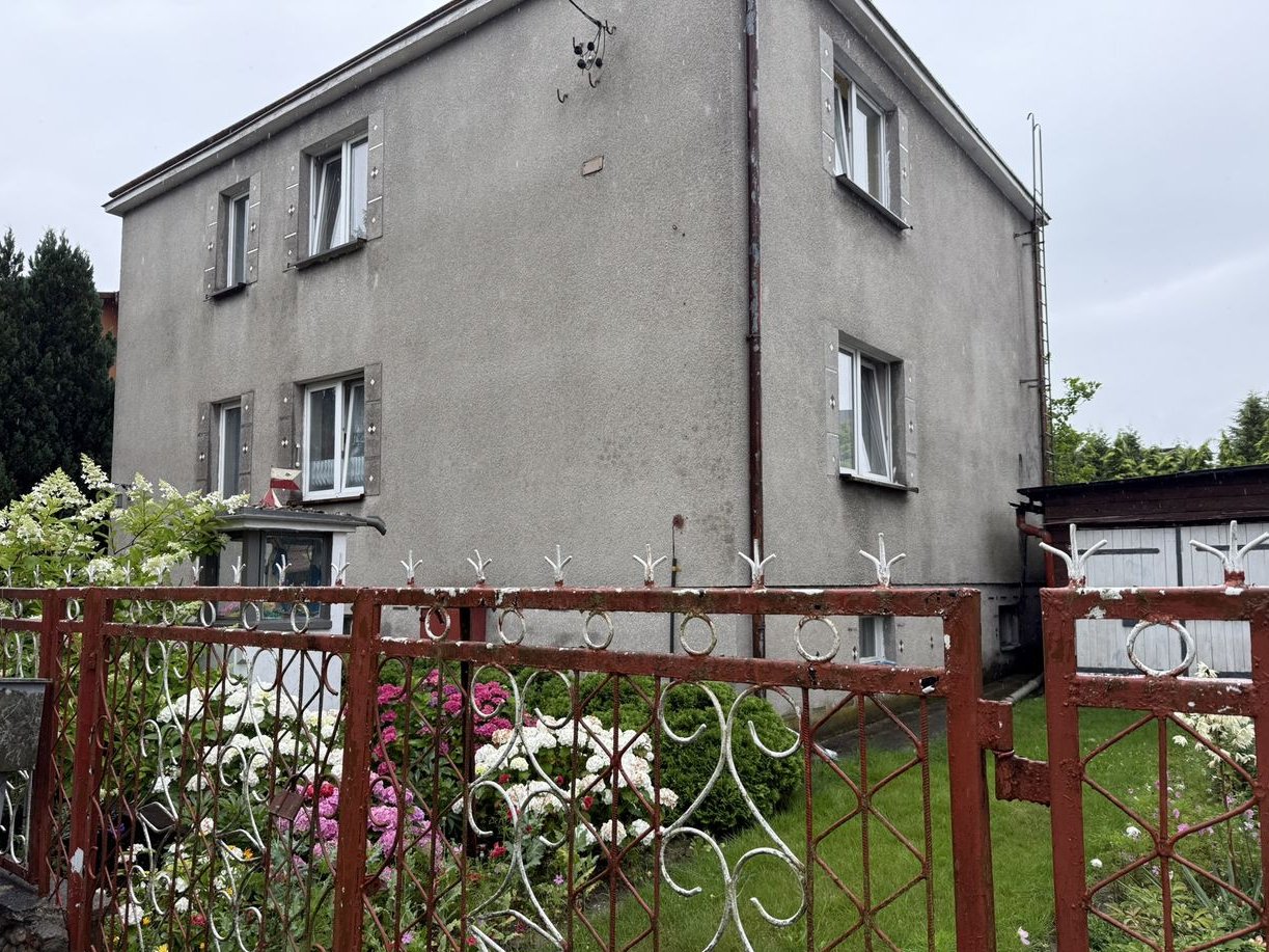 Dom z ogrodem w Rumii