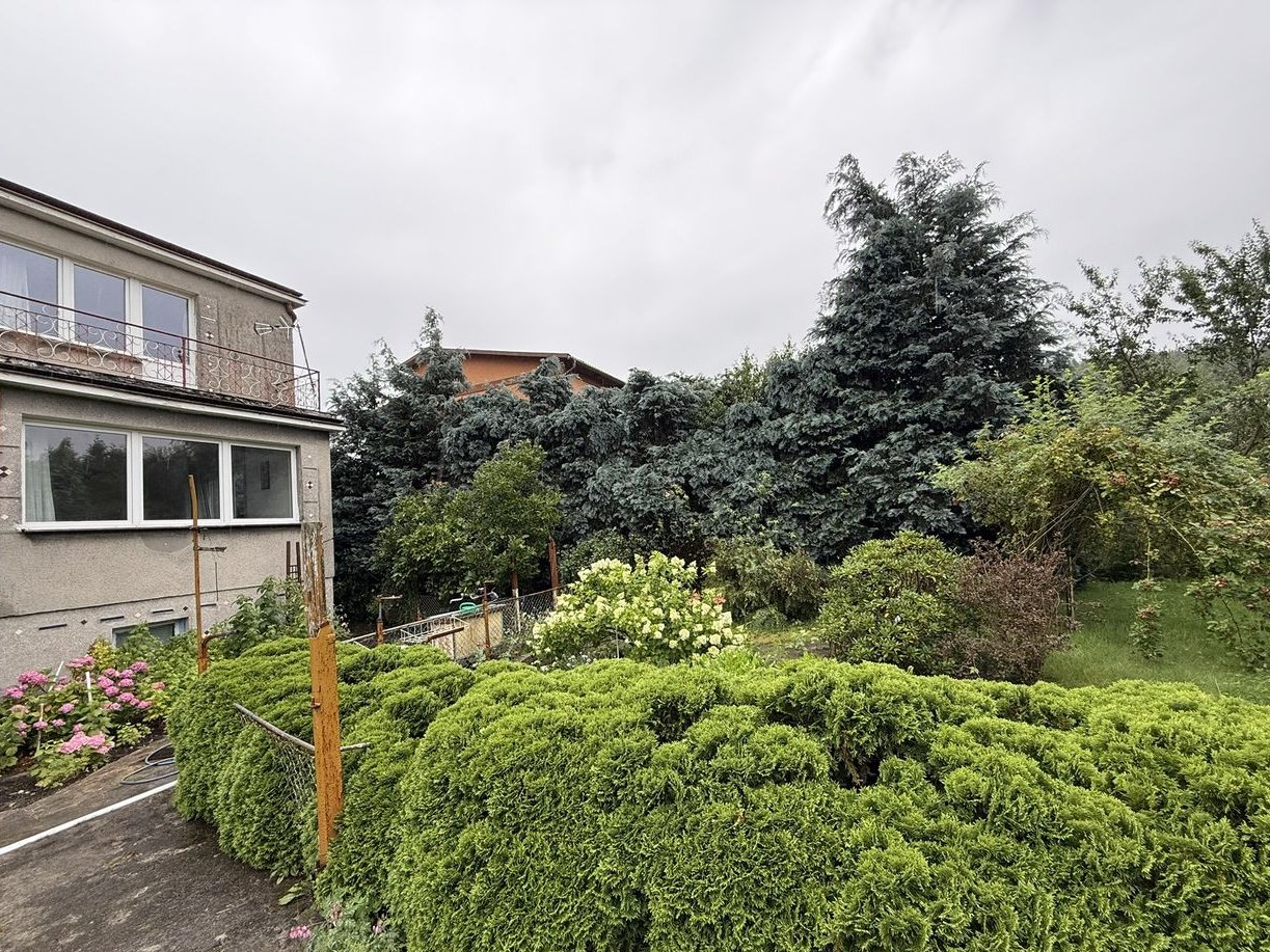 Dom z ogrodem w Rumii