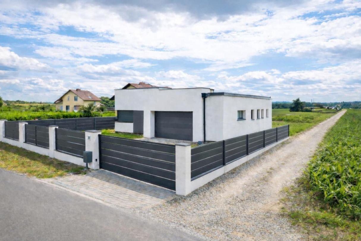 Dom dla wymagających! 45 samego Salonu + bardzo uspokajający widok!