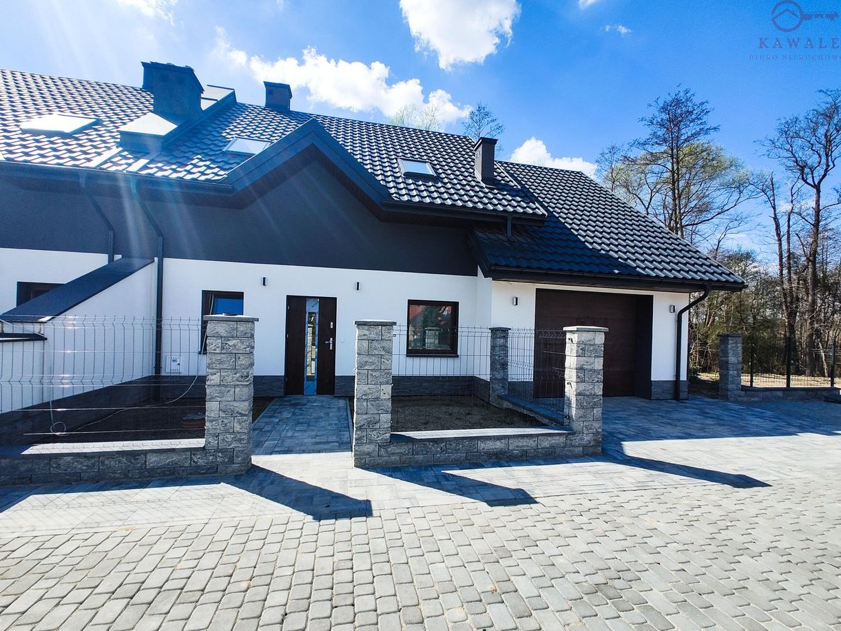 Piękny dom w zabudowie bliźniaczej pod miastem !