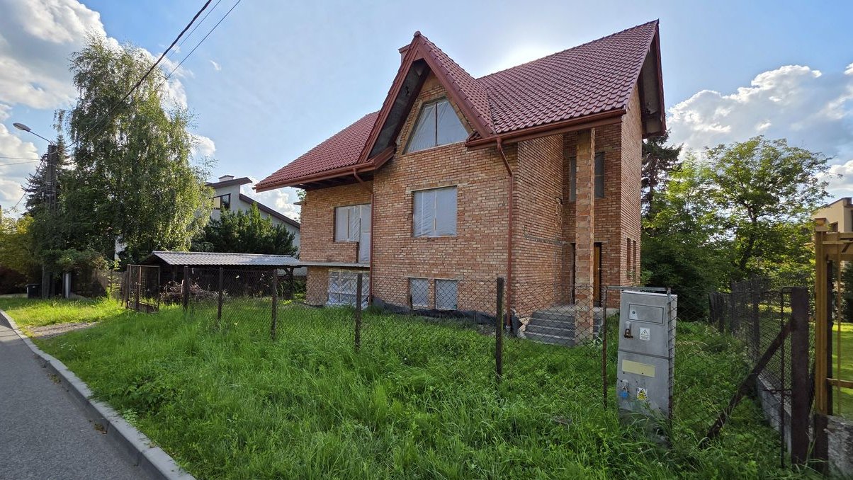 Tarnów – Piaskówka, ul. Legionów – dom 293 m²