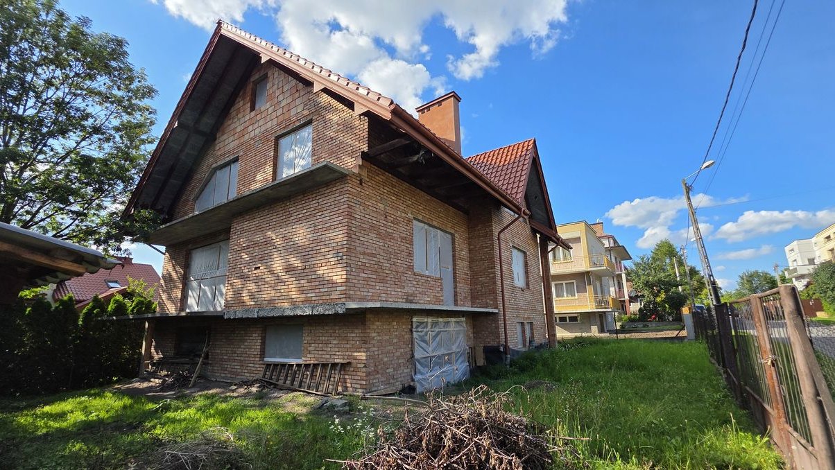 Tarnów – Piaskówka, ul. Legionów – dom 293 m²