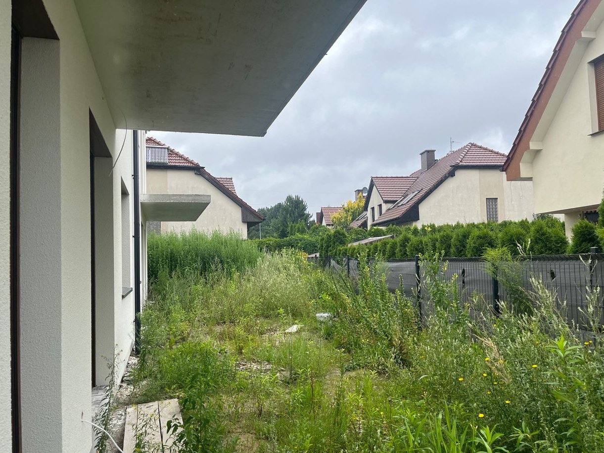 parter domu z ogródkiem