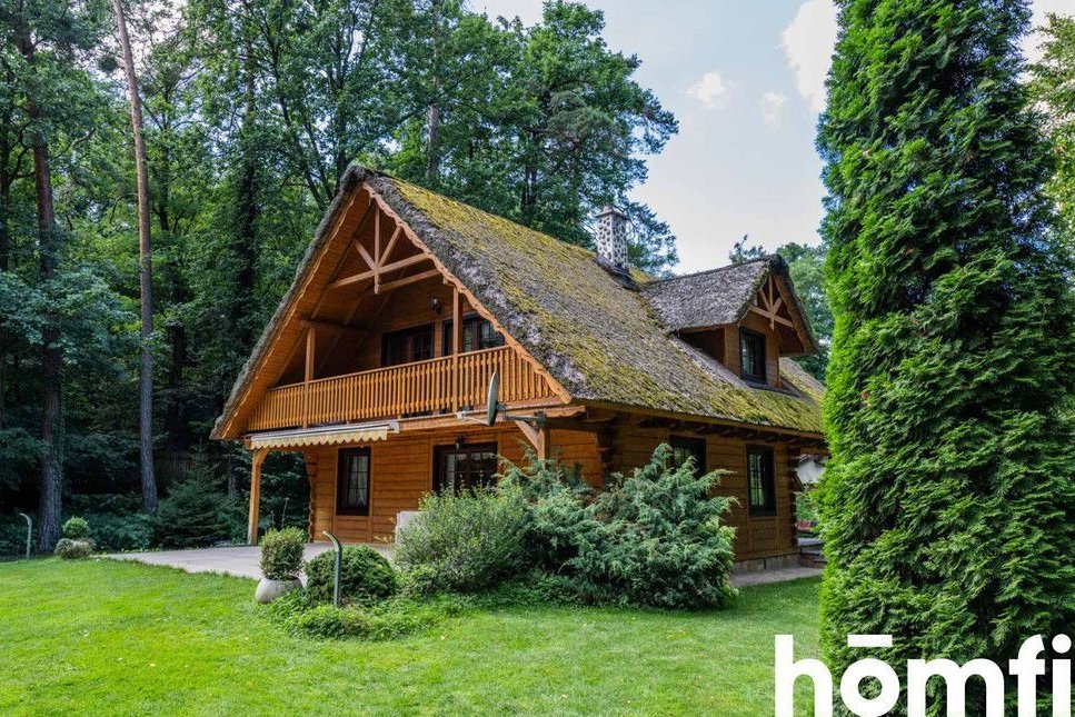 Cudowny dom w niespotykanym stylu pośród drzew