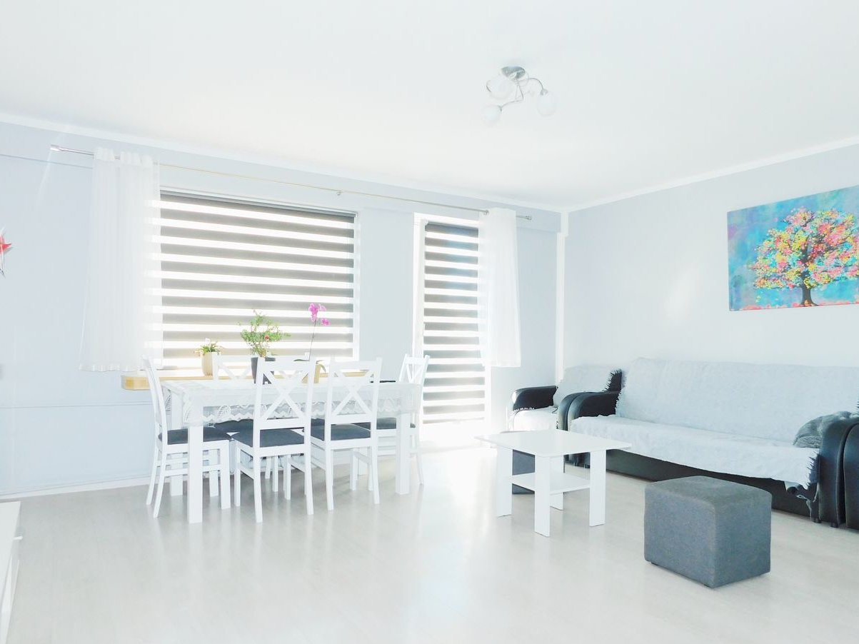 Trzypokojowe Mieszkanie z Dużym Balkonem.