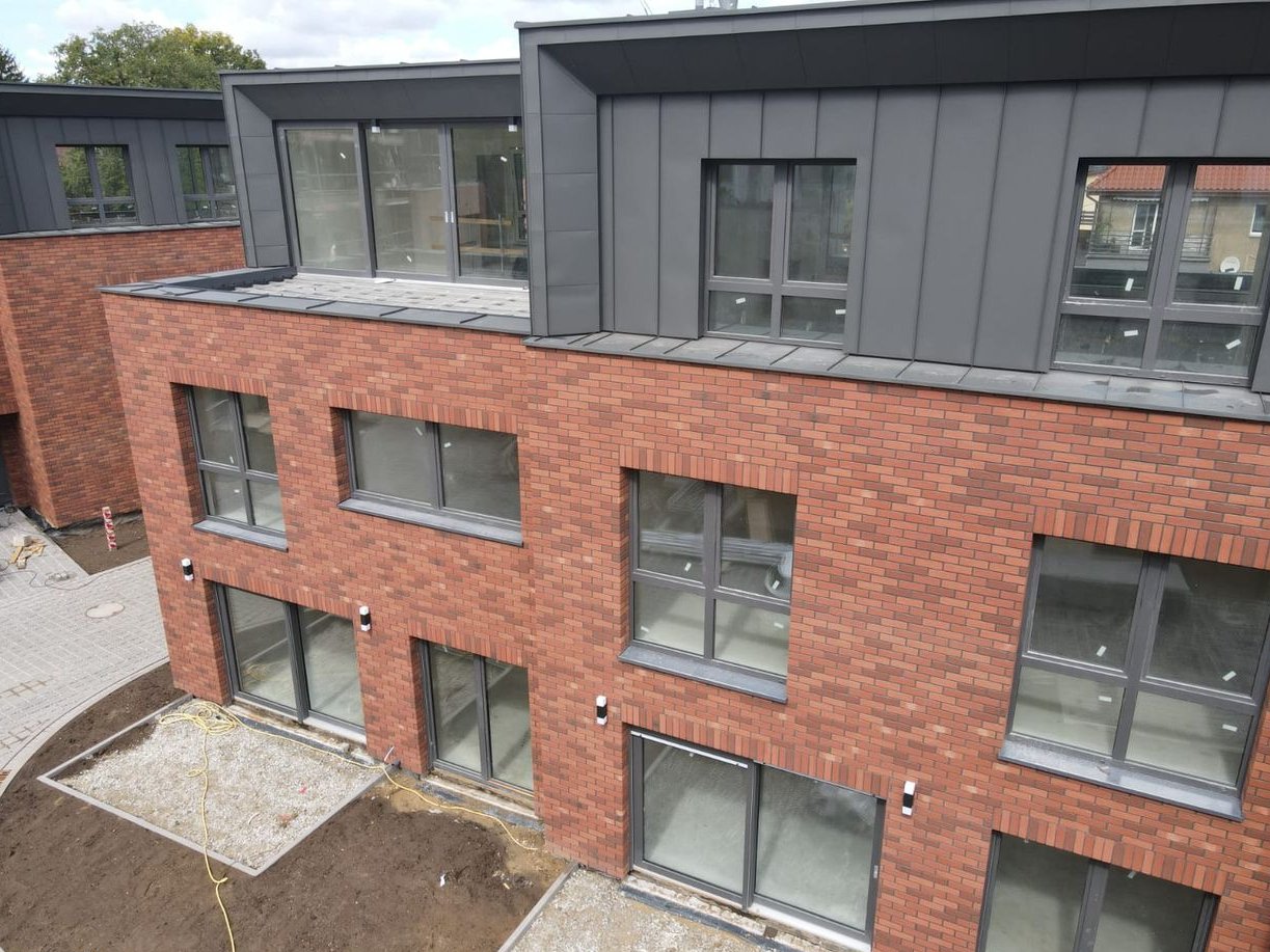 Dom bliźniaczy B1 - 133,9 m² z ogrodem, tarasem i garażem – Junacka