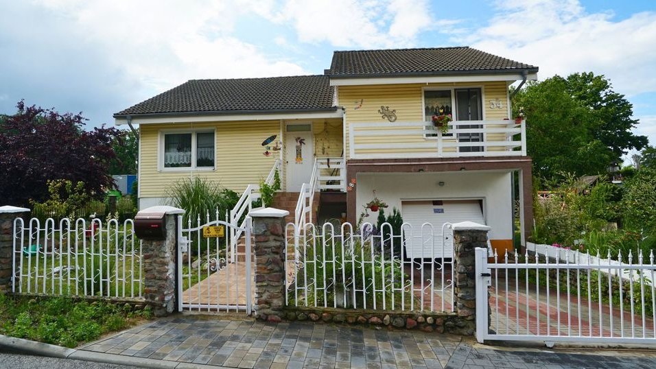 Dom w Międzyzdrojach z piękną działką-na sprzedaż