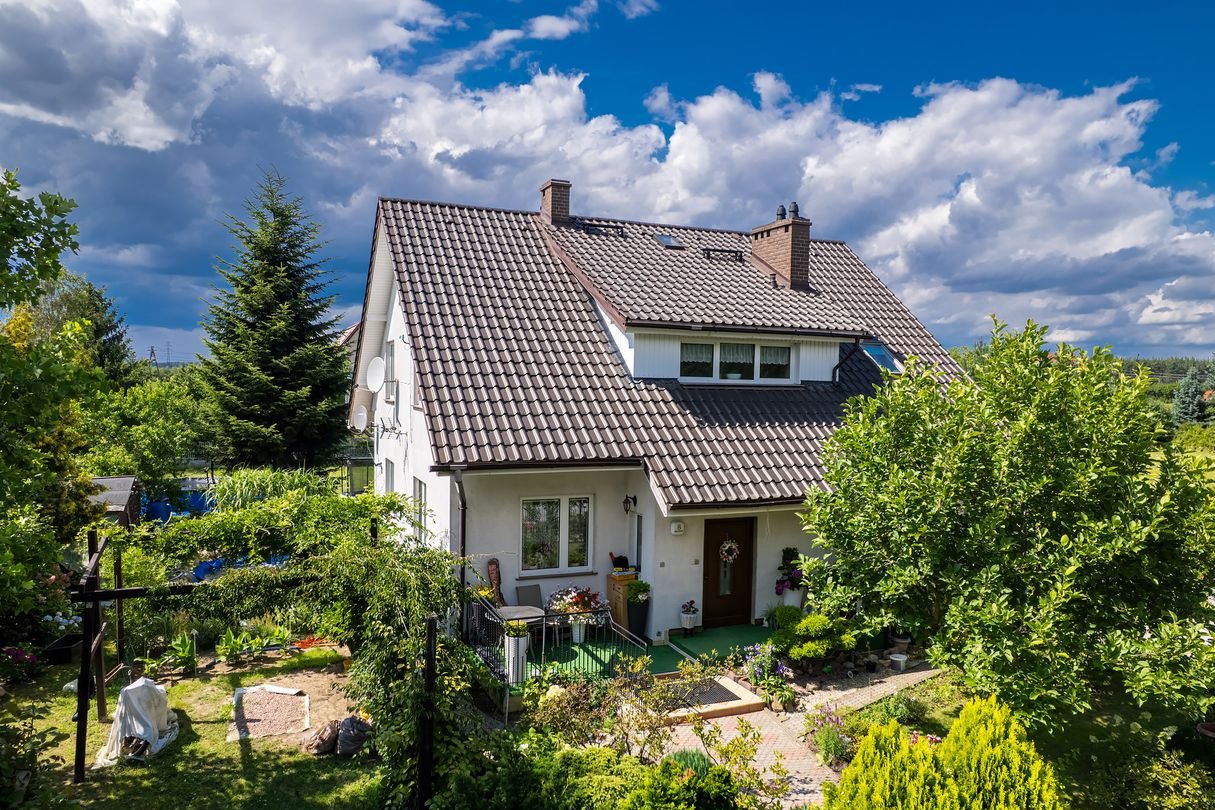 Przestronny dom z ogrodem – idealny dla rodziny lub inwestora