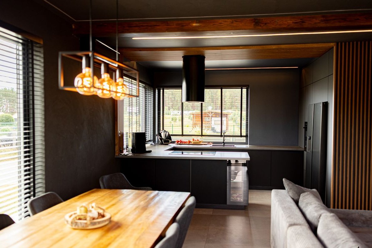 Nowoczesny dom z garażem i poddaszem