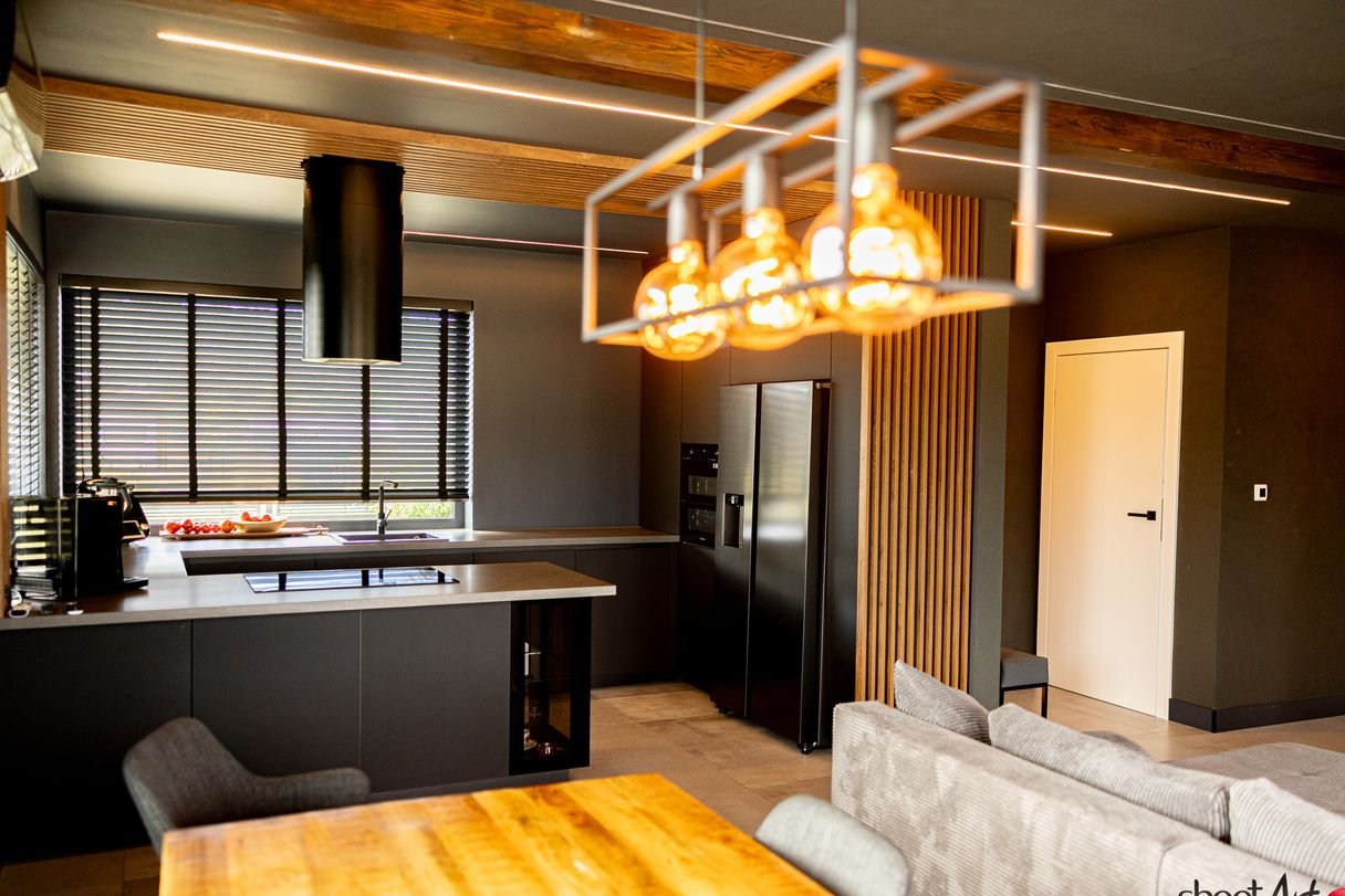 Nowoczesny dom z garażem i poddaszem