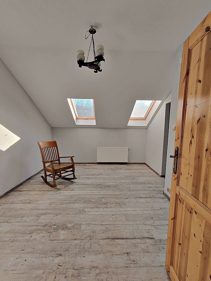 Dom w zielonej i cichej okolicy