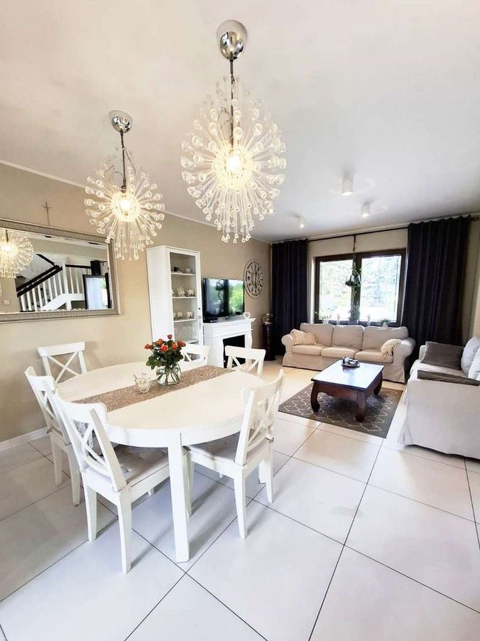 Przestronny dom z garażem w Świerklańcu