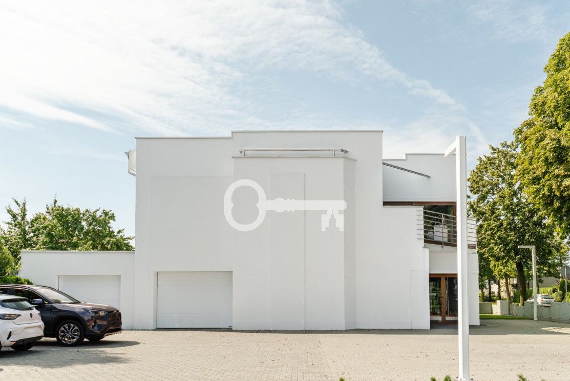 Parter Usługowy 230 m² | Parking 8 Aut