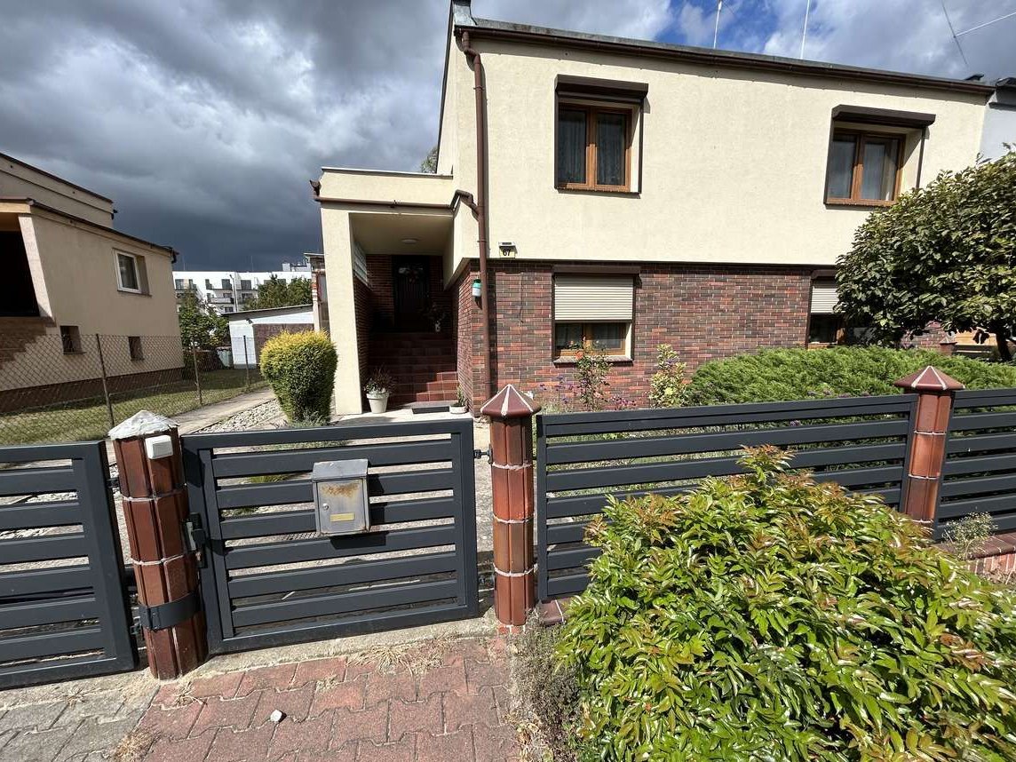 Bezpośrednio sprzedam: Dom w bliźniaku Pobiedziska