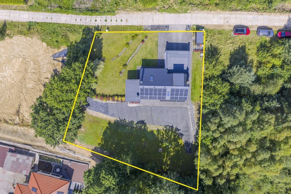 Dom ekologiczny i ekonomiczny, pompa ciepła, garaż