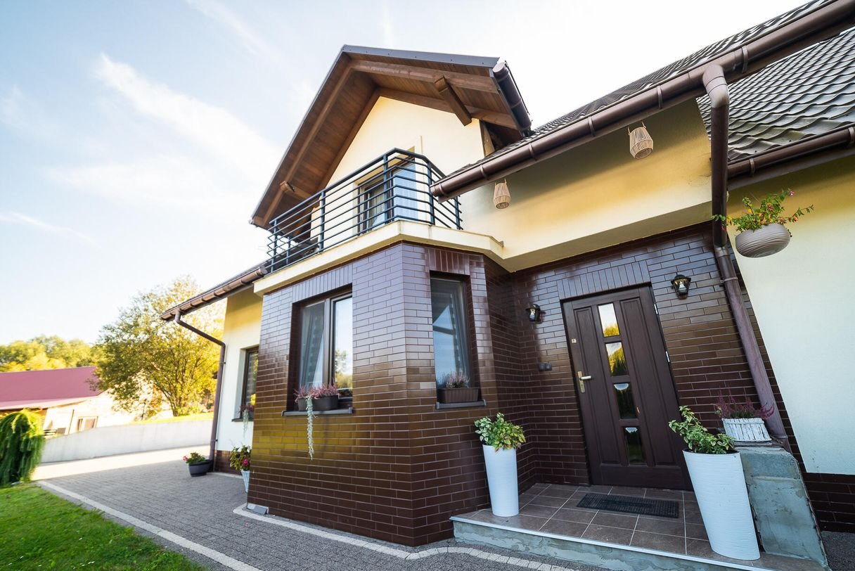 Elegancki dom w Jasienicy Rosielnej.