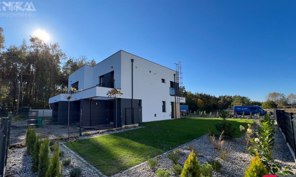 Nowoczesne domy w Łochowie przy Kanale Noteckim