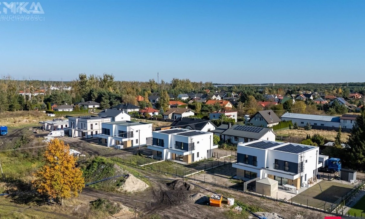 Nowoczesne domy w Łochowie przy Kanale Noteckim