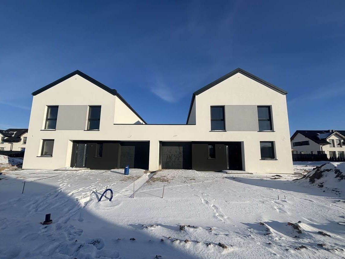 Osiedle Słoneczne, ogrodzona działka, brama z napędem, światłowód.