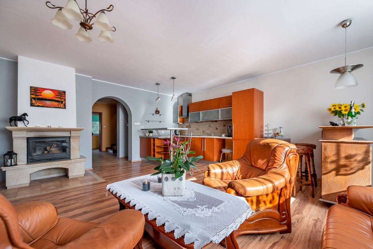 Przytulny domek/4 pokoje/piwnica/wiata/meble/ogród