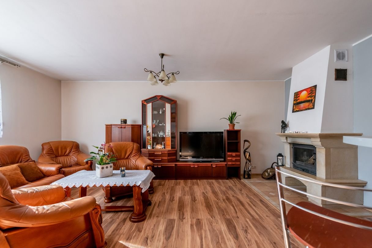 Przytulny domek/4 pokoje/piwnica/wiata/meble/ogród