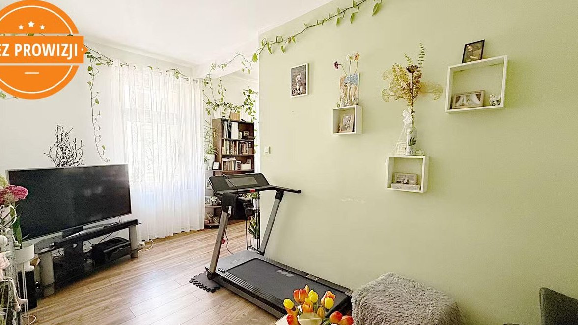 Klimatyczne, wysokie mieszkanie w sercu miasta