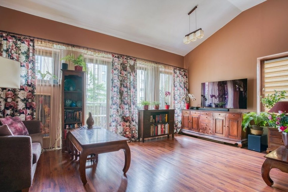 Przestronne 5 pokoi z dwoma balkonami przy Parku