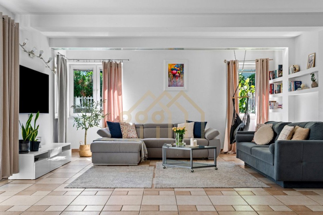 Dom 225 m2 - 5 pokoi/garderoba/siłownia - Wesoła