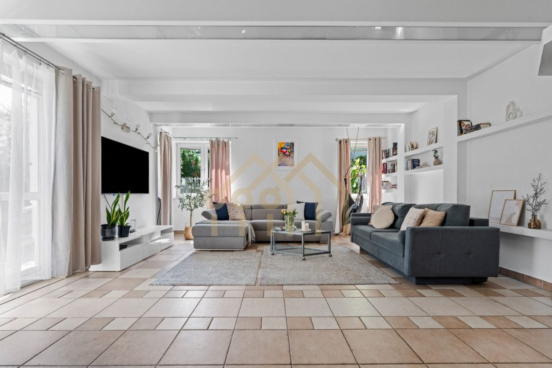 Dom 225 m2 - 5 pokoi/garderoba/siłownia - Wesoła