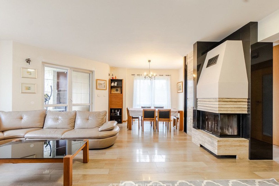 Dom 2014r/ duża działka z ogrodem