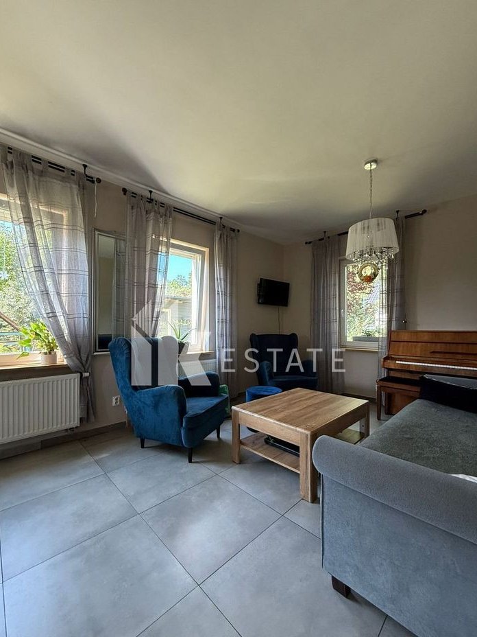 WYJĄTKOWY DOM W DOŁUJACH PRZY LESIE, DZIAŁKA 866 m