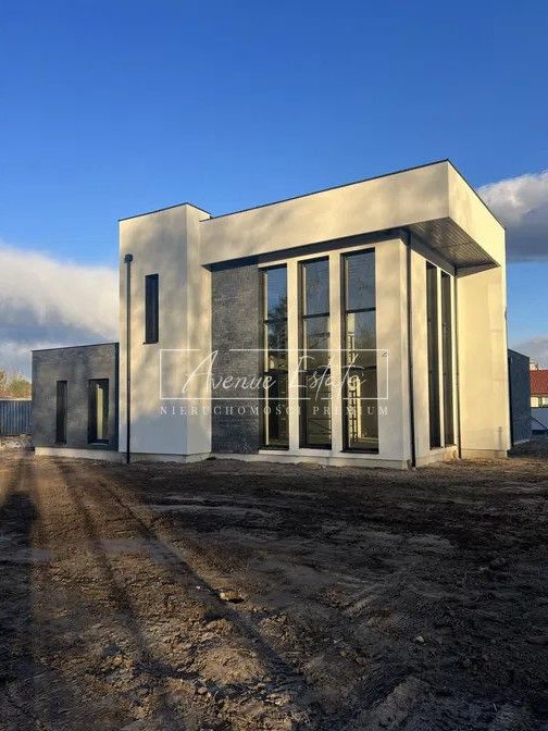 Modernistyczny / Ogromne Przeszklenia / Nowy