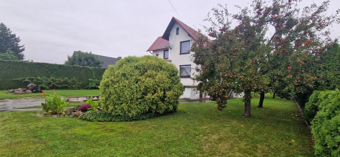 Dom wolnostojący w Grodkowie, duży, przestronny,