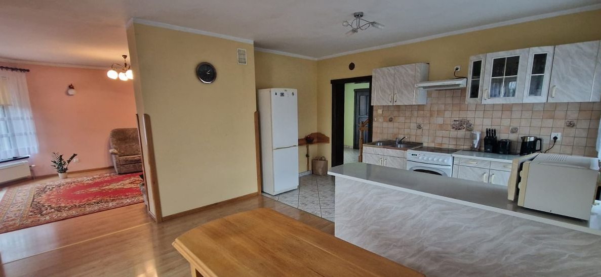 Dom wolnostojący w Grodkowie, duży, przestronny,