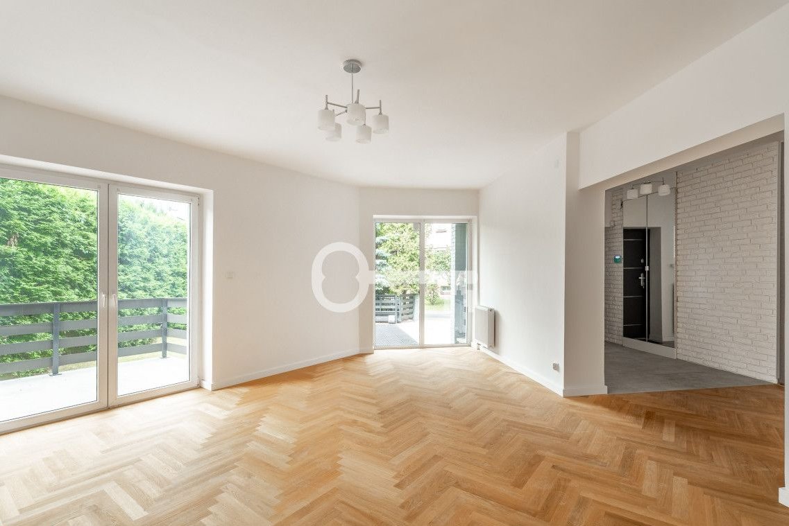 Dom z ogrodem | Po remoncie | Garaż