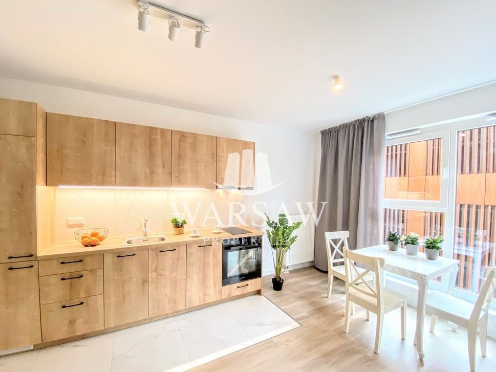 Fuzja, piękne studio, wyposażone, z loggią