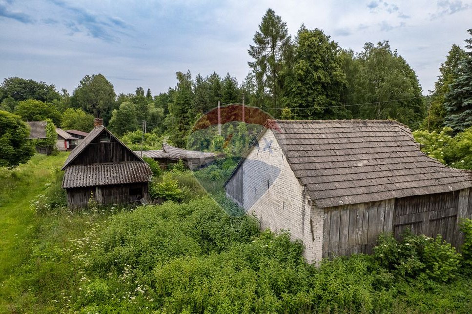 Dom do remontu na 27 arowej działce