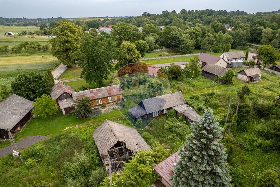 Dom do remontu na 27 arowej działce