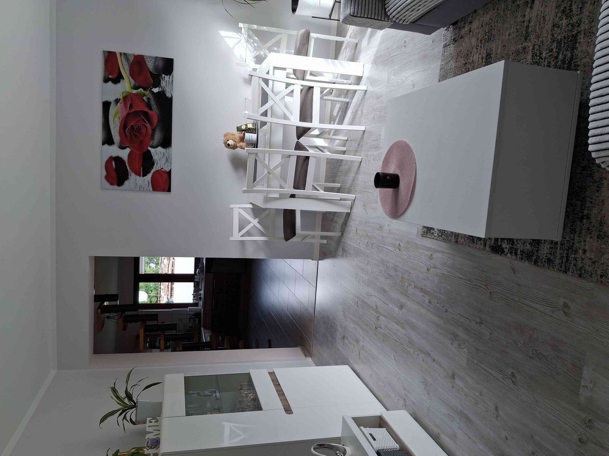 Sprzedam przestronne mieszkanie