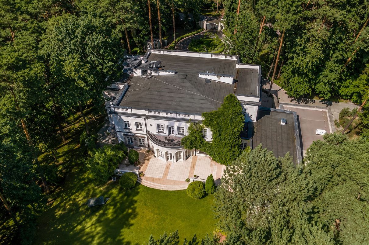 Rezydencja 1500 m² Konstancin Strefa A | basen, kino, siłownia