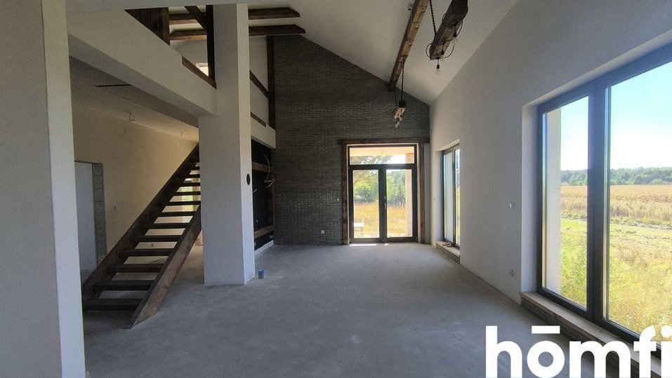 Dom pod lasem w stanie deweloperskim +