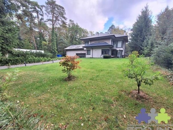 Willa w lesie, z ogrodem i sadem, blisko Centrum