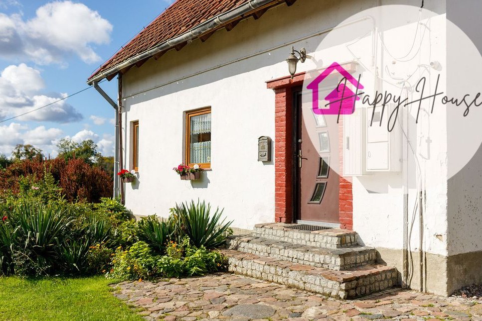 Urokliwe siedlisko, 10,300 ha ziemi, lasy, dom