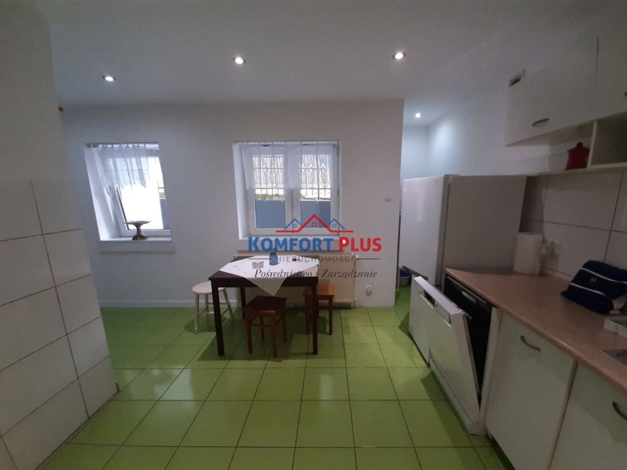 ul. Słowackiego, w pobliżu starówki, kawalerka,37m