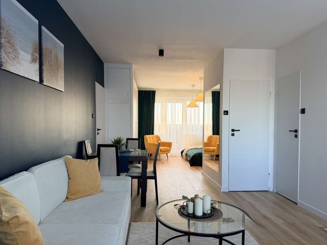 Urządzony apartament typu studio, piękna duża loggia!