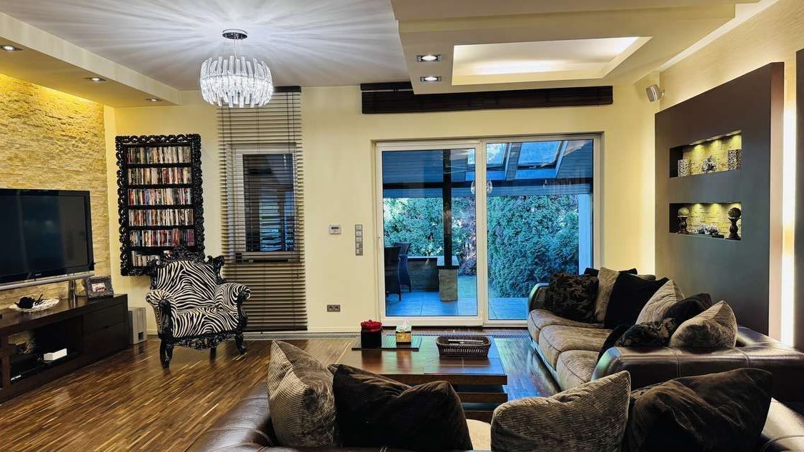 Dom z ogrodem w Warszawie przy ulicy Dzwigowa Cena do negocjacji