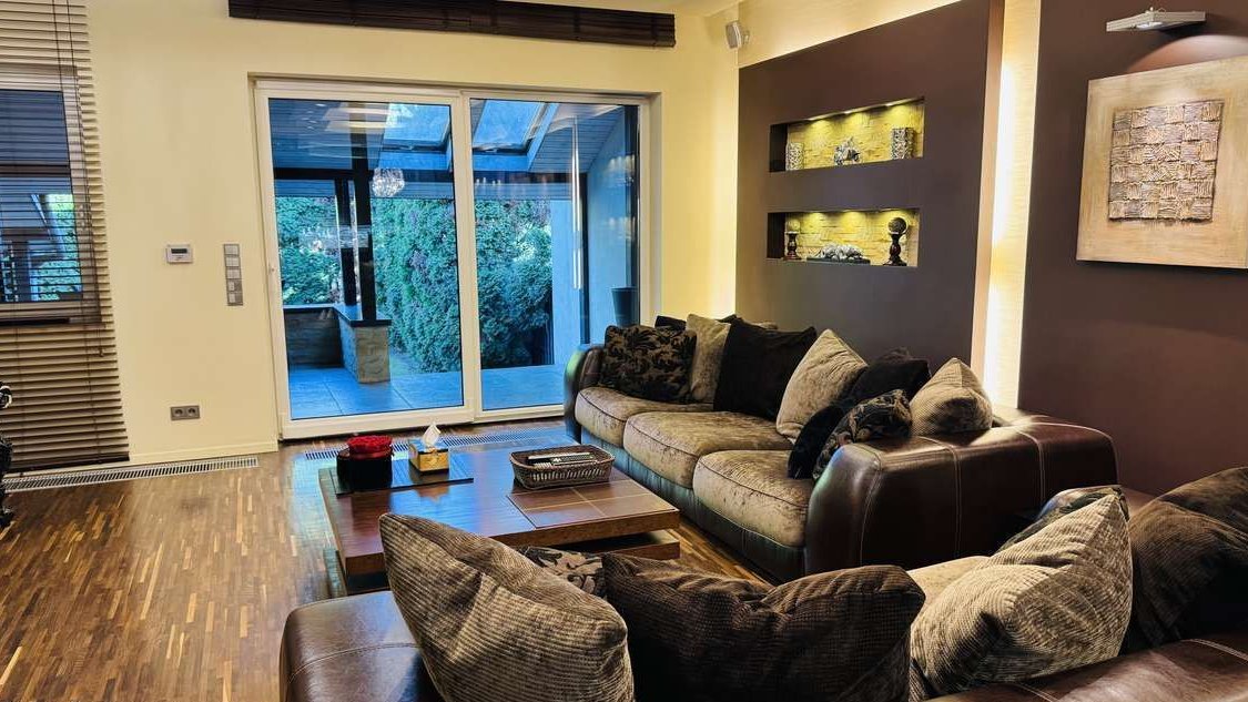 Dom z ogrodem w Warszawie przy ulicy Dzwigowa Cena do negocjacji