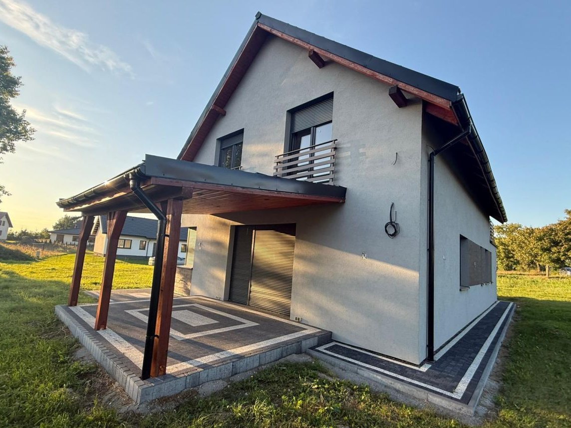 Nowy dom do wykończenia.