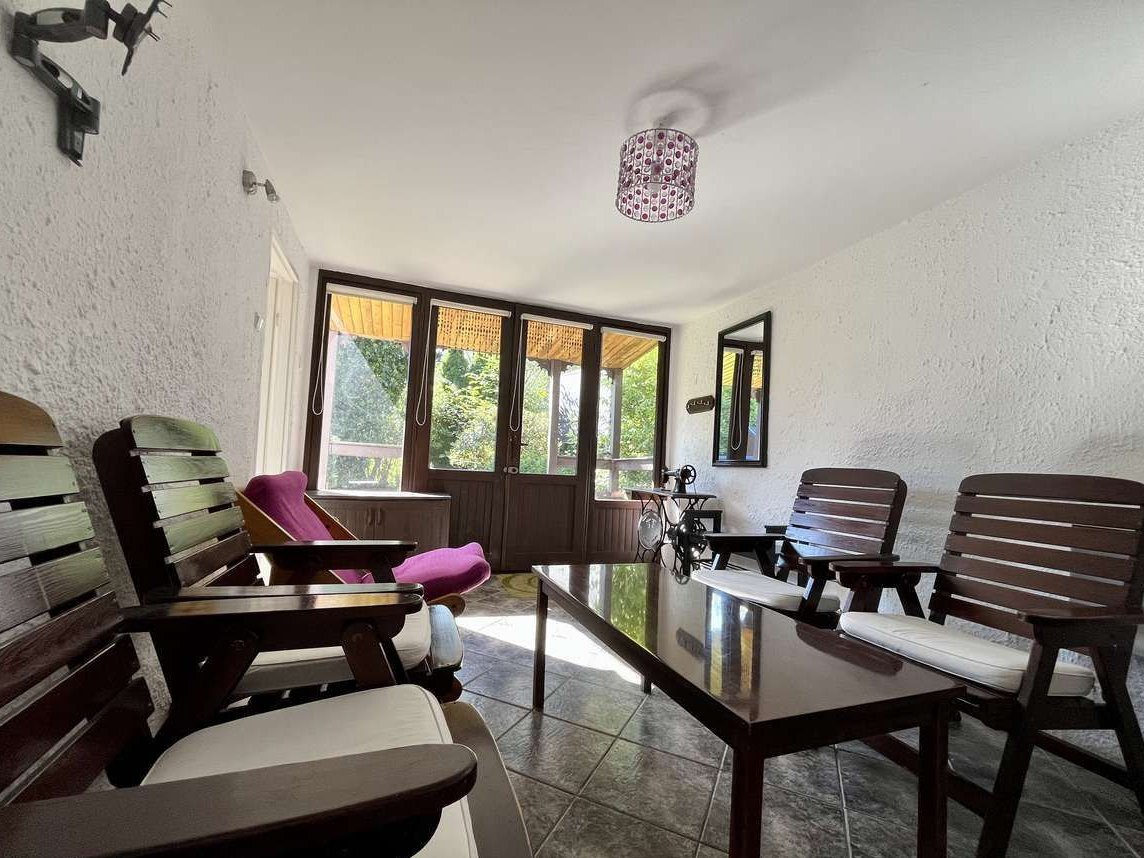 Piękny dom na sprzedaż w malowniczej lokalizacji pod Krakowem.