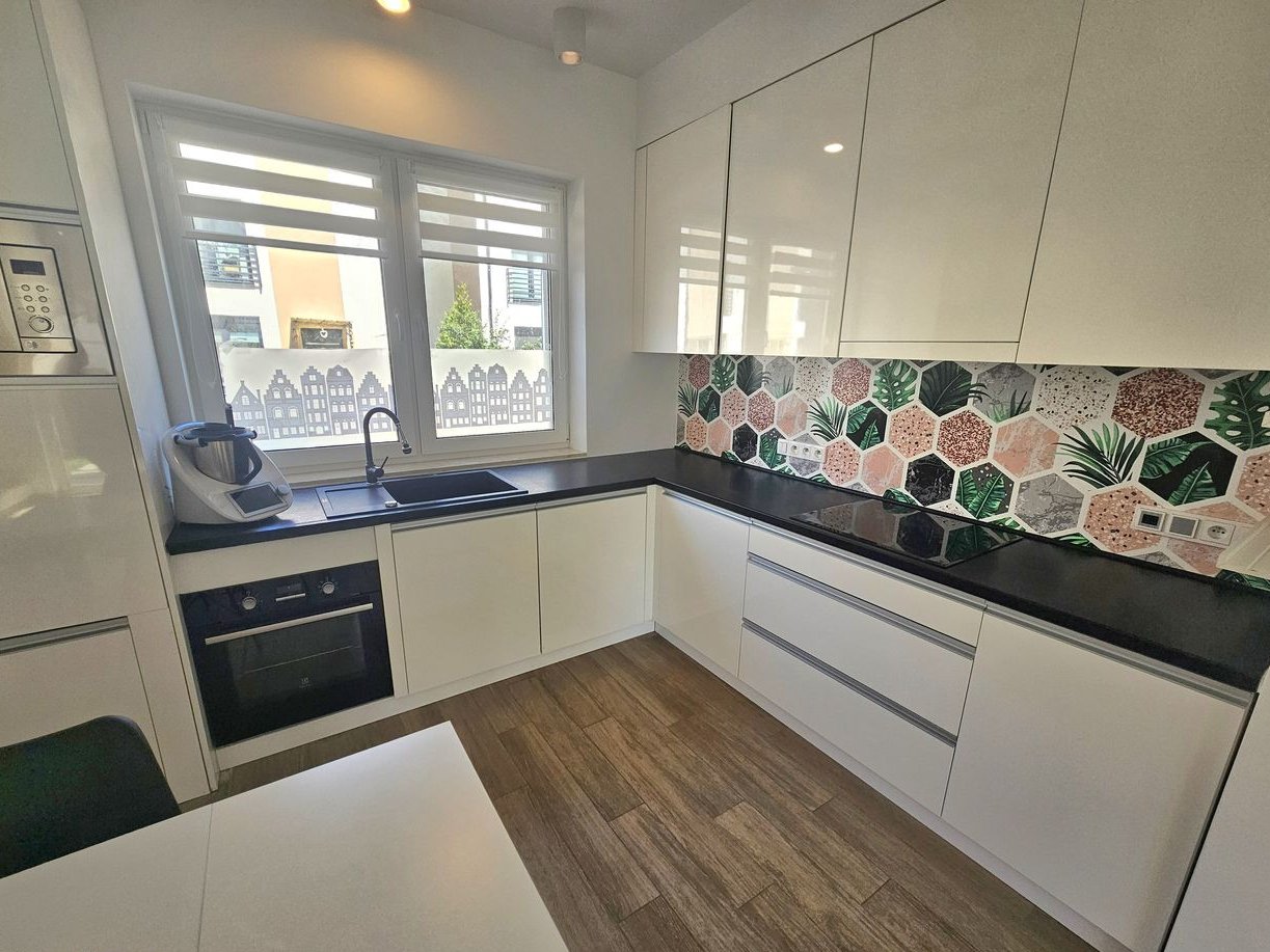 Funkcjonalny segment skrajny z ogródkiem Zgorzała